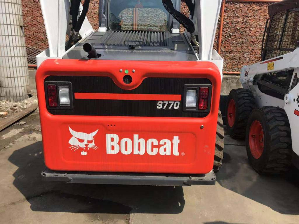 Bobcat 750 - Mini chargeuse: photos 1 Bobcat 750 - Mini chargeuse: photos 1
