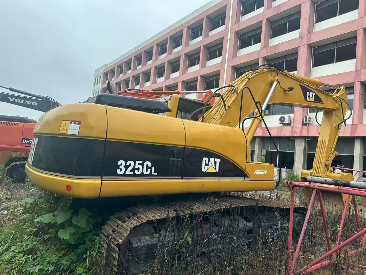 CAT 325CL - Pelle sur chenille: photos 1 CAT 325CL - Pelle sur chenille: photos 1
