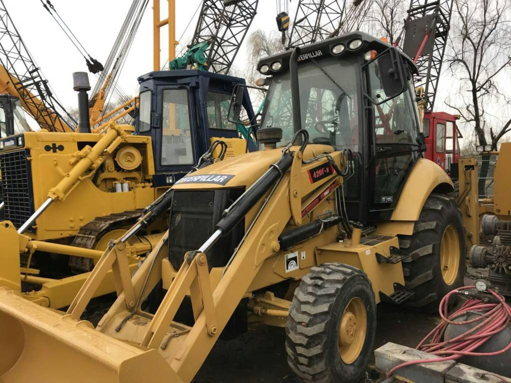 CAT 420 F - Tractopelle: photos 1 CAT 420 F - Tractopelle: photos 1