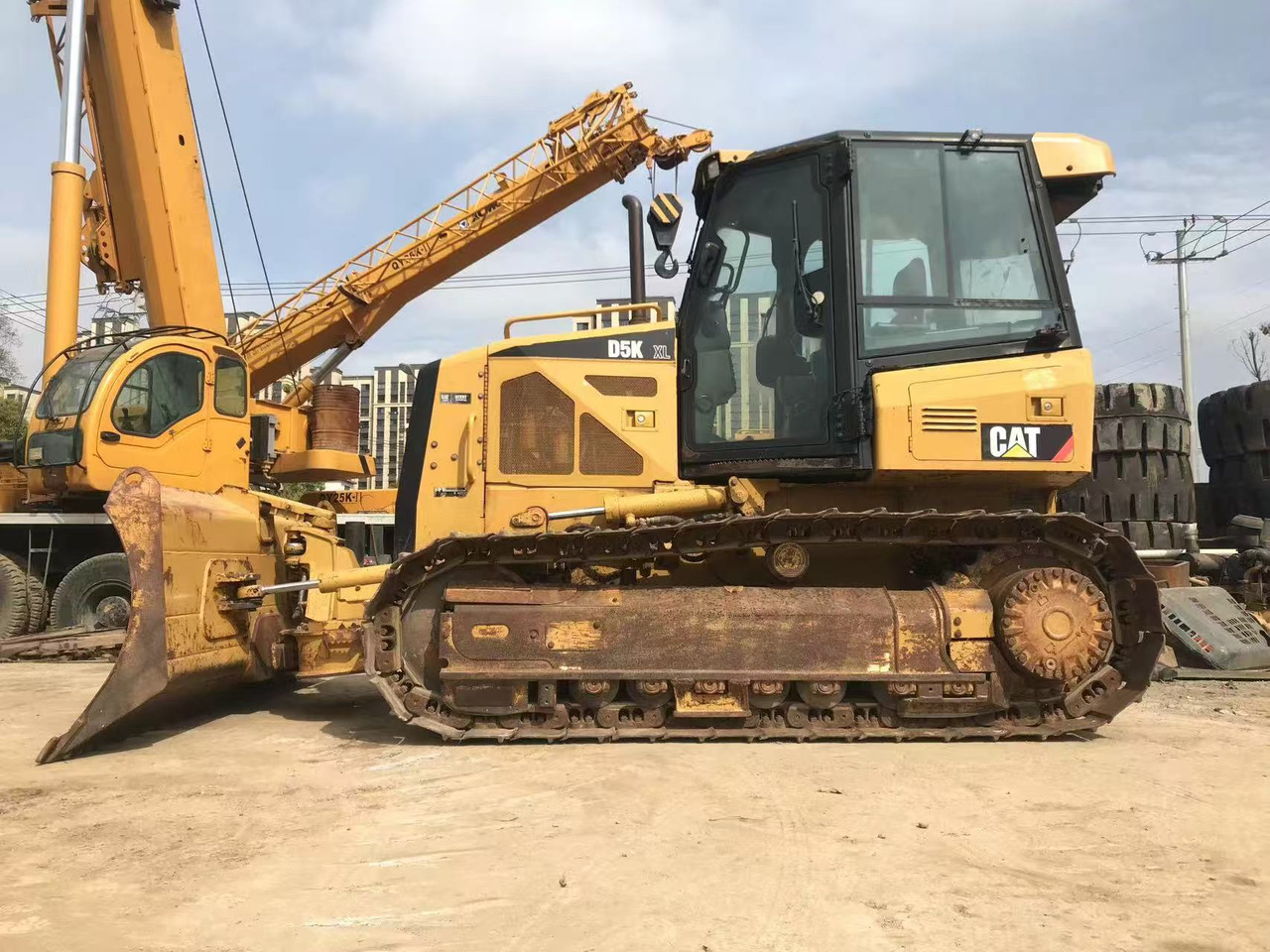 CAT D5K - Bulldozer: photos 1 CAT D5K - Bulldozer: photos 1