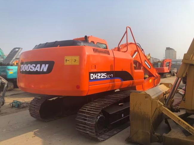DOOSAN DH225 - Pelle sur chenille: photos 5 DOOSAN DH225 - Pelle sur chenille: photos 5