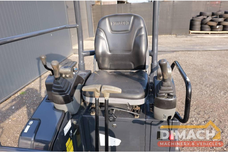 Hitachi ZX 17 CW05 hydraulische snelwissel - Mini pelle: photos 4 Hitachi ZX 17 CW05 hydraulische snelwissel - Mini pelle: photos 4