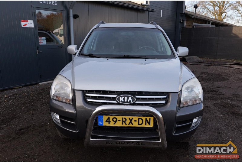 Kia Sportage 1.9L benzine - NL auto - winterbanden - apk 20-7-26 - SUV: photos 3 Kia Sportage 1.9L benzine - NL auto - winterbanden - apk 20-7-26 - SUV: photos 3