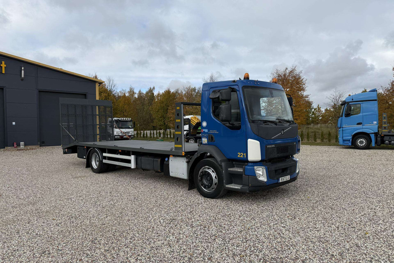 Volvo FL 250 - Camion porte-voitures: photos 3 Volvo FL 250 - Camion porte-voitures: photos 3