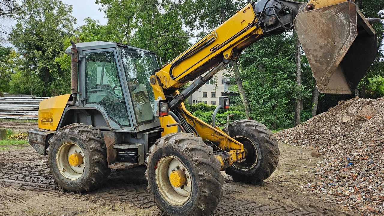 Ładowarka teleskopowa MATBRO TR250-110 Powershift jcb - Chargeuse sur pneus télescopique: photos 4 Ładowarka teleskopowa MATBRO TR250-110 Powershift jcb - Chargeuse sur pneus télescopique: photos 4