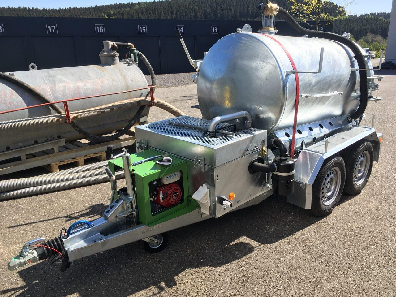 M-Vac 1,8m³ *Kippbar* Vakuum-Saugsystem / Saugfass / Sauganhänger / Saughänger M-Vac Reinigungskit - Camion hydrocureur: photos 4 M-Vac 1,8m³ *Kippbar* Vakuum-Saugsystem / Saugfass / Sauganhänger / Saughänger M-Vac Reinigungskit - Camion hydrocureur: photos 4