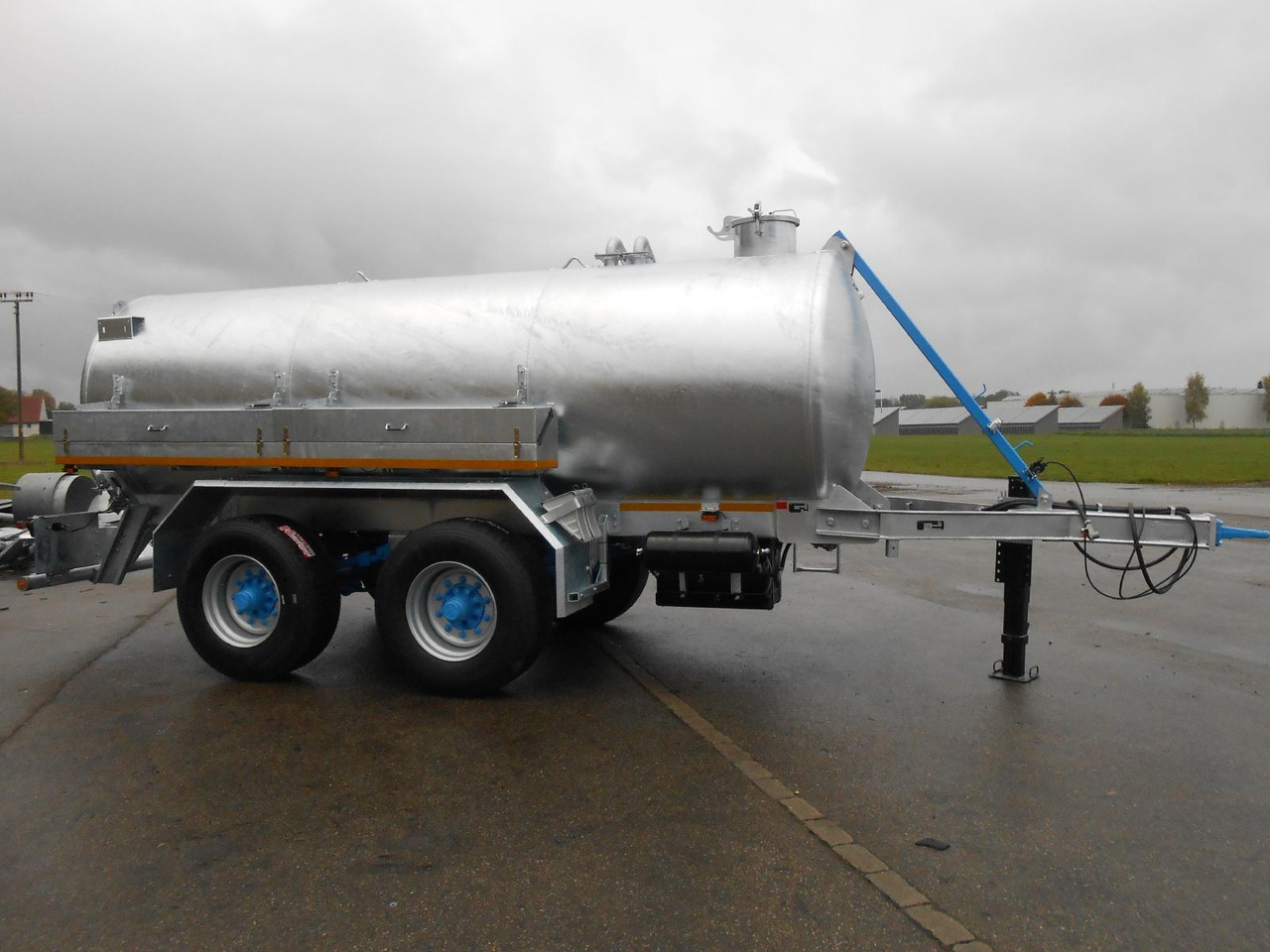 M-Vac 12000l / Wasserfass M-Vac 12000l (12m³) Wasserfass / Wassertank mit 80 km/h Zulassung - Remorque citerne: photos 1 M-Vac 12000l / Wasserfass M-Vac 12000l (12m³) Wasserfass / Wassertank mit 80 km/h Zulassung - Remorque citerne: photos 1