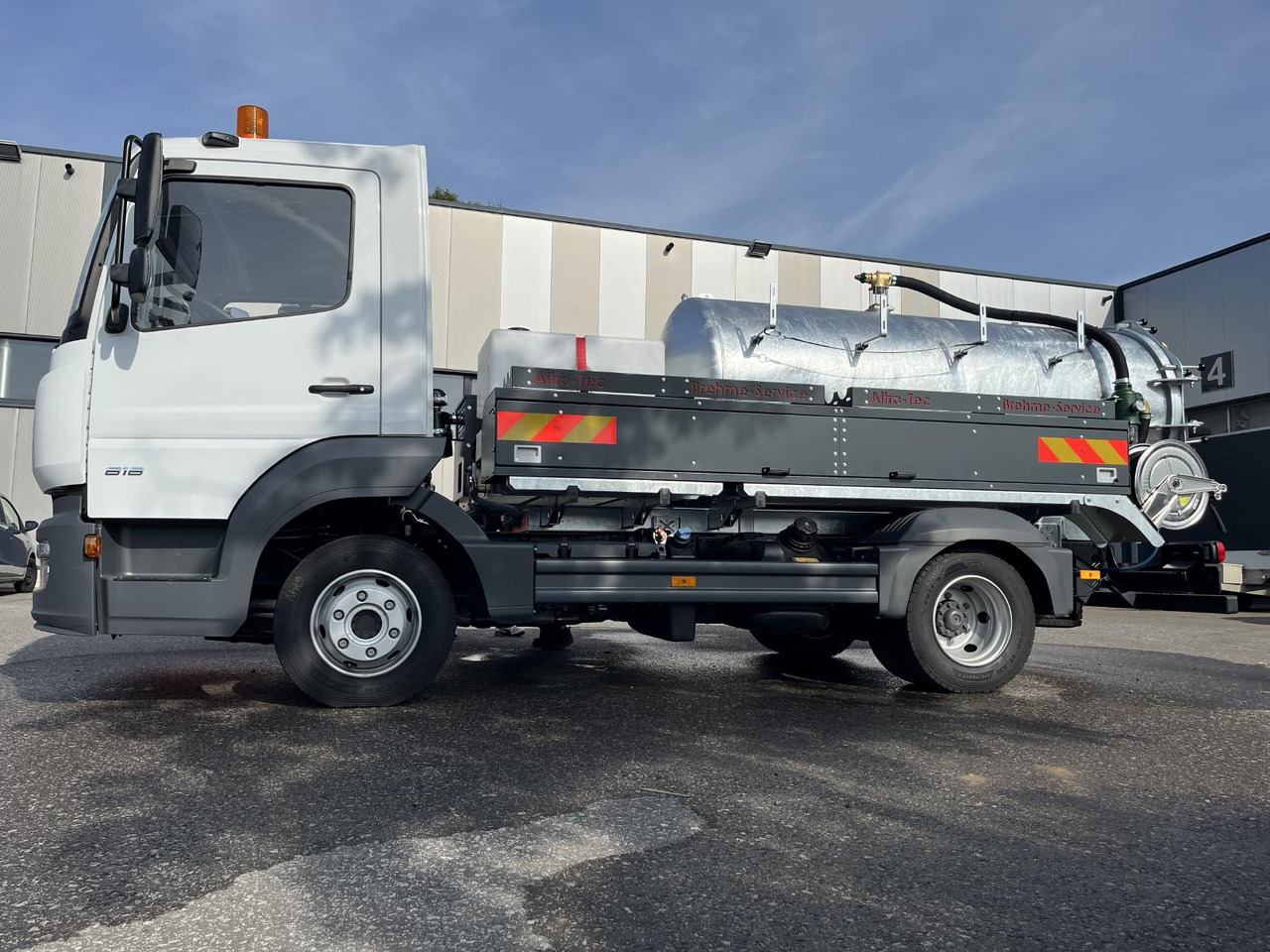 S-Vac 10m³ vacuum hook lifting roll-of container 10m³ - Benne ampliroll: photos 1 S-Vac 10m³ vacuum hook lifting roll-of container 10m³ - Benne ampliroll: photos 1