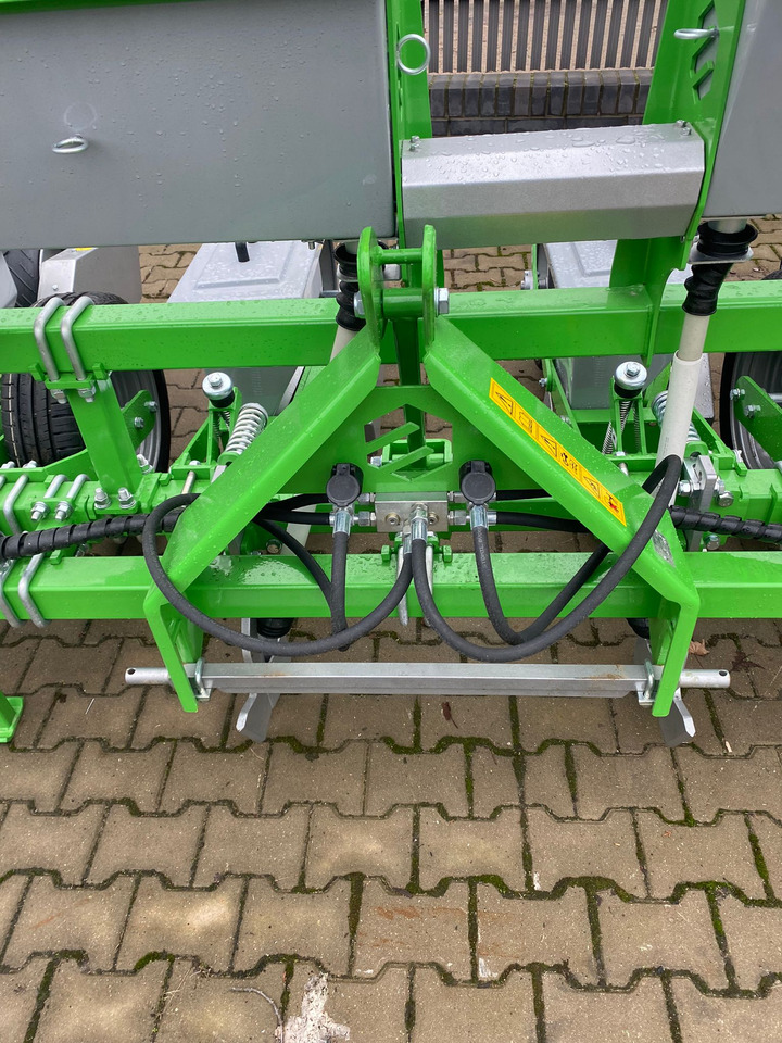BOMET Precision seeder / Semoir de précision / Siewnik punktowy - Semoir monograine: photos 3 BOMET Precision seeder / Semoir de précision / Siewnik punktowy - Semoir monograine: photos 3