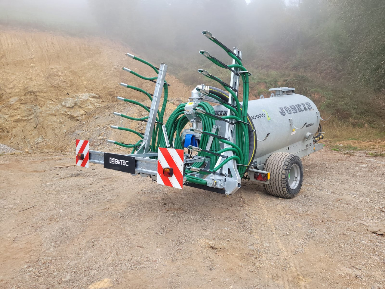 BeTEC Gülleinjektor / Slurry injector / Injecteur / Applicatore / Aplicador de manguera / Шланговый аппликатор / Aplikator 6 m - Enfouisseur à dents: photos 1 BeTEC Gülleinjektor / Slurry injector / Injecteur / Applicatore / Aplicador de manguera / Шланговый аппликатор / Aplikator 6 m - Enfouisseur à dents: photos 1