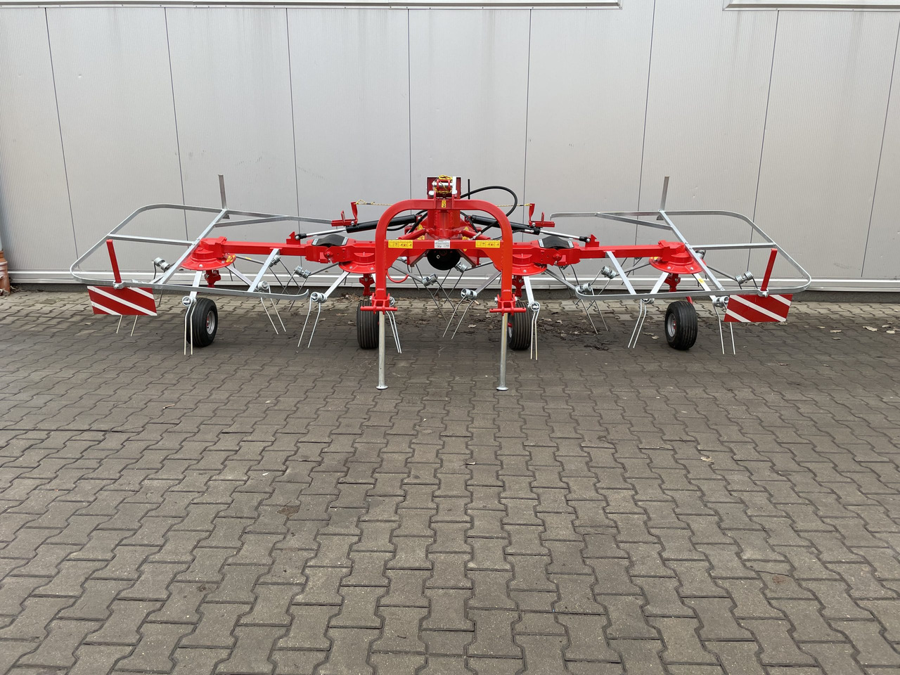 JAR-MET Schwader / Tedder / Faneuse / Przetrząsacz 5,2 m - Faneuse: photos 3 JAR-MET Schwader / Tedder / Faneuse / Przetrząsacz 5,2 m - Faneuse: photos 3