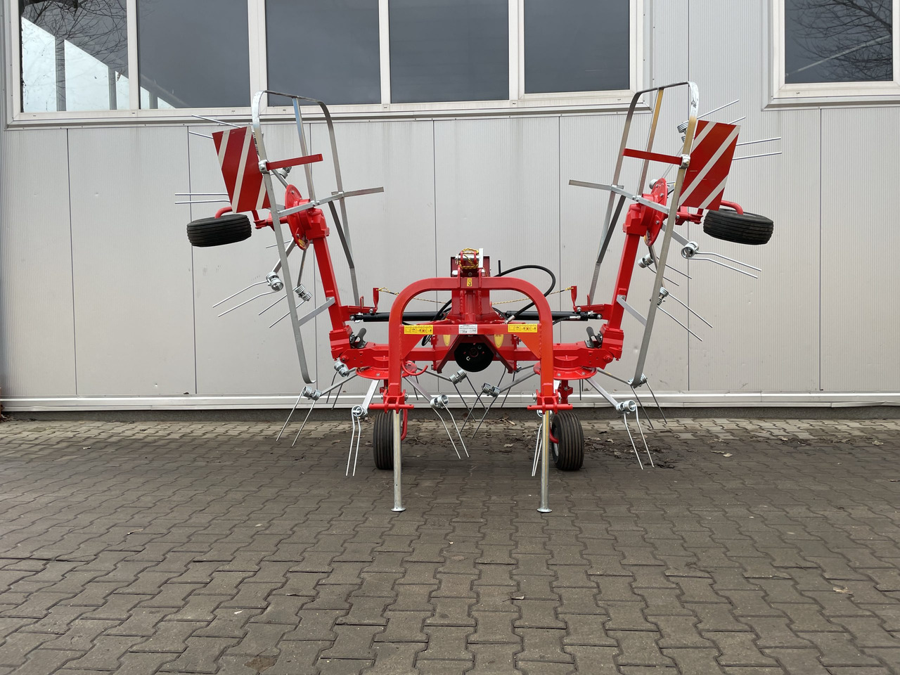 JAR-MET Schwader / Tedder / Faneuse / Przetrząsacz 5,2 m - Faneuse: photos 2 JAR-MET Schwader / Tedder / Faneuse / Przetrząsacz 5,2 m - Faneuse: photos 2