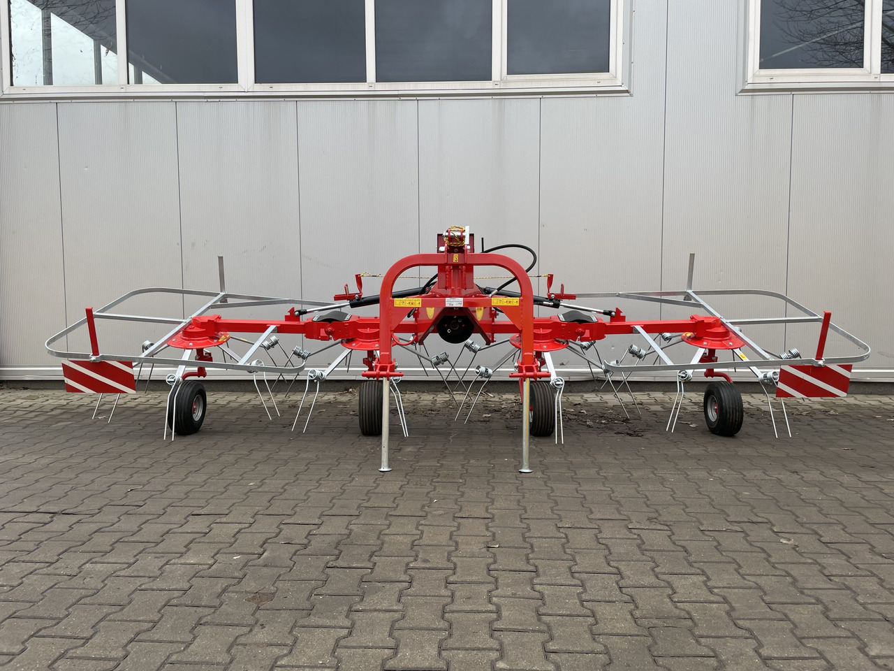 JAR-MET Schwader / Tedder / Faneuse / Przetrząsacz 5,2 m - Faneuse: photos 1 JAR-MET Schwader / Tedder / Faneuse / Przetrząsacz 5,2 m - Faneuse: photos 1