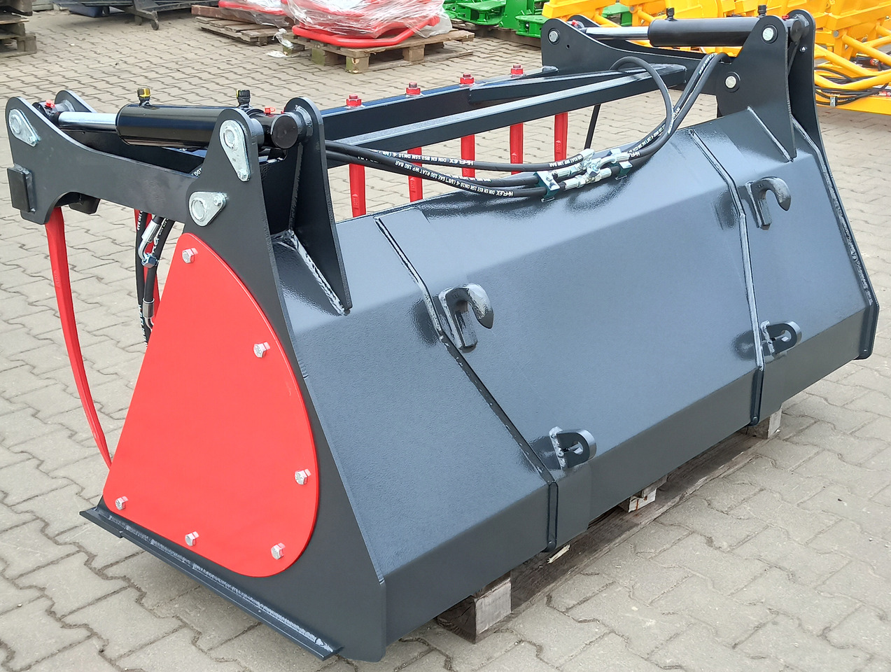 METAL-TECHNIK Krokodilschaufel / Manure grab godet / Grappin à fumier / Benna coccodrillo / Ковш-захват / Łyżko-krokodyl 2 m - Godet pour Godet: photos 4 METAL-TECHNIK Krokodilschaufel / Manure grab godet / Grappin à fumier / Benna coccodrillo / Ковш-захват / Łyżko-krokodyl 2 m - Godet pour Godet: photos 4