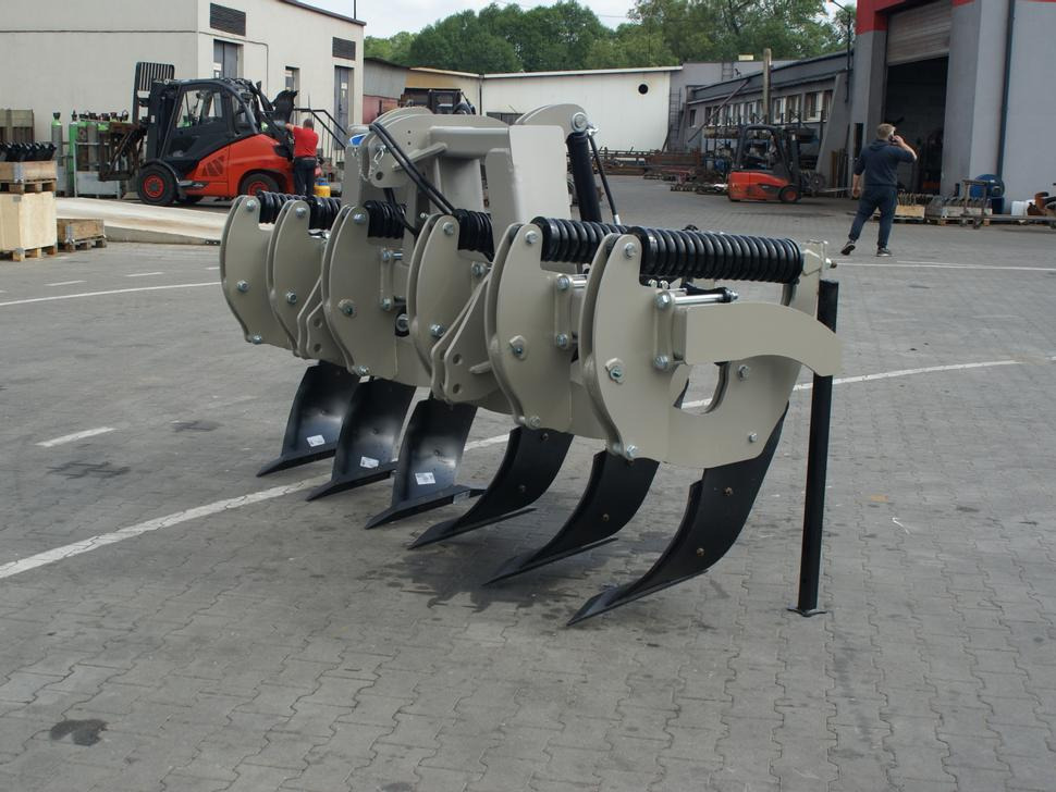 ROLEX Tiefenlockerer / Subsoiler / Décompacteur / Dissodatori / Subsolador / Глубокорыхлитель / Głębosz 3 m - Décompacteur: photos 2 ROLEX Tiefenlockerer / Subsoiler / Décompacteur / Dissodatori / Subsolador / Глубокорыхлитель / Głębosz 3 m - Décompacteur: photos 2