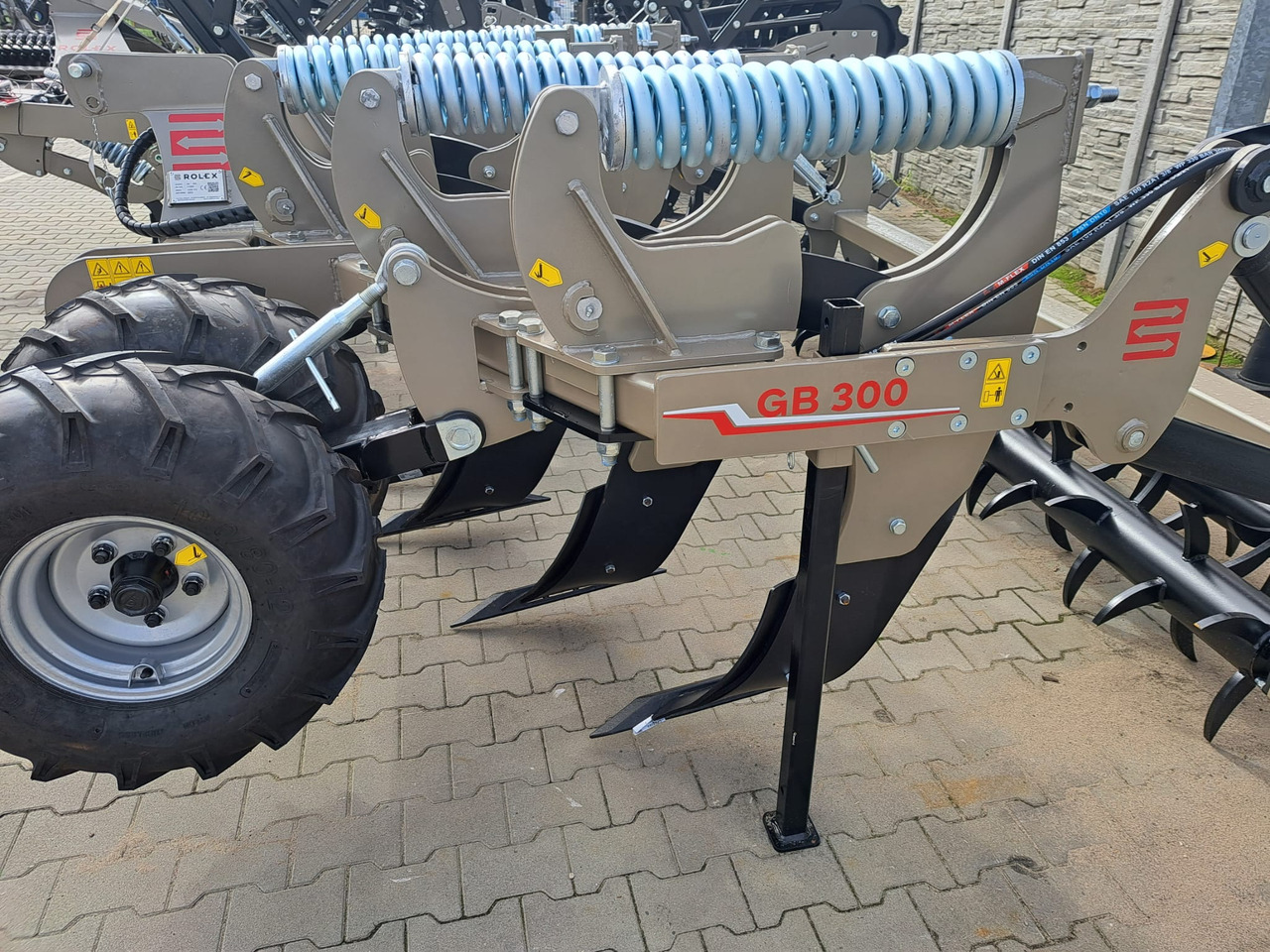 ROLEX Tiefenlockerer / Subsoiler / Décompacteur / Subsolador / Dissodatori / Глубокорыхлитель тип V / Głębosz typ V 3 m - Décompacteur: photos 5 ROLEX Tiefenlockerer / Subsoiler / Décompacteur / Subsolador / Dissodatori / Глубокорыхлитель тип V / Głębosz typ V 3 m - Décompacteur: photos 5