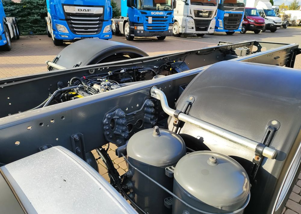 Châssis cabine DAF CF 300 4X2 18T EURO 6 SILNIK 11L RAMA DO ZABUDOWY 176 TYS KM: photos 12