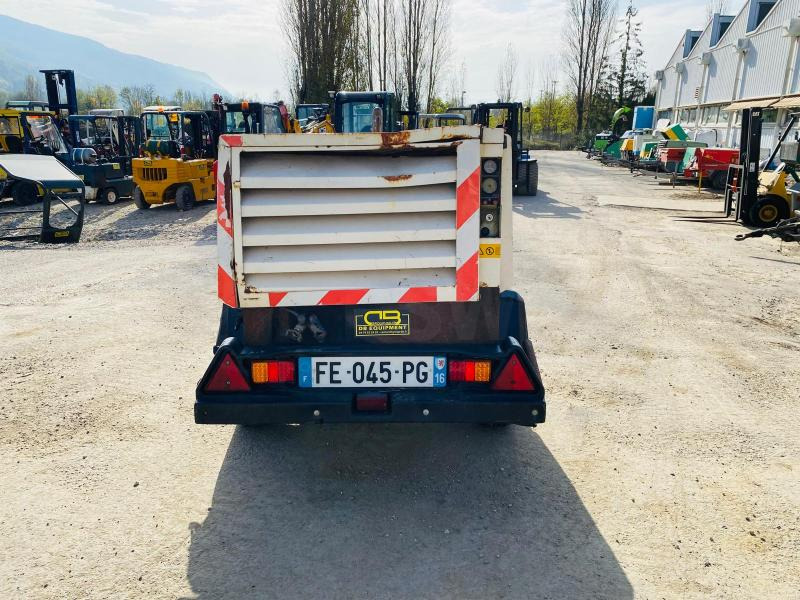 ATLAS COPCO XAS 56 Compresseur d'air sur roues - Compresseur d'air: photos 4 ATLAS COPCO XAS 56 Compresseur d'air sur roues - Compresseur d'air: photos 4