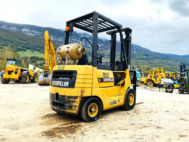 CATERPILLAR Chariot élévateur GP15 - Chariot élévateur à gaz: photos 4 CATERPILLAR Chariot élévateur GP15 - Chariot élévateur à gaz: photos 4
