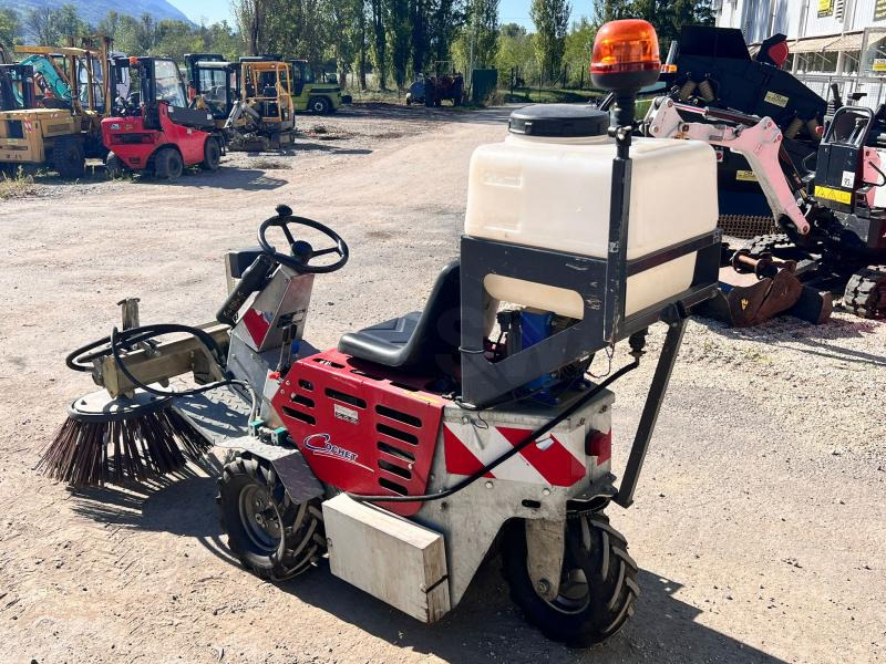 Cochet Balayeuse de désherbage automotrice Gecko (NET DE TVA) - Balayeuse industrielle: photos 3 Cochet Balayeuse de désherbage automotrice Gecko (NET DE TVA) - Balayeuse industrielle: photos 3