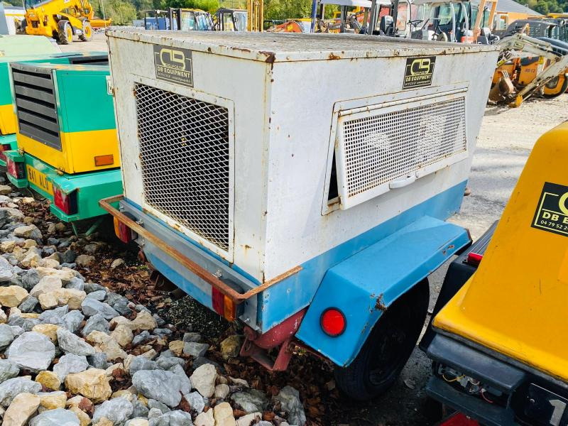 Compresseur Gris (NET DE TVA) - Compresseur d'air: photos 3 Compresseur Gris (NET DE TVA) - Compresseur d'air: photos 3