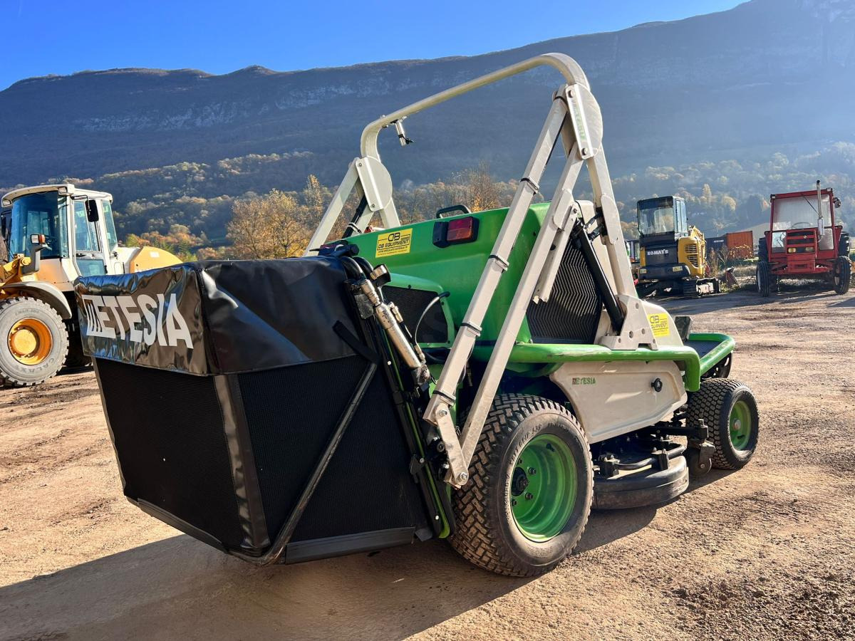 ETESIA HYDRO 124D Tondeuse autoportée 124cm - Motofaucheuse: photos 5 ETESIA HYDRO 124D Tondeuse autoportée 124cm - Motofaucheuse: photos 5