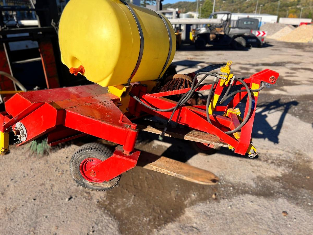 RABAUD CHAMPION  BALAYEUSE ALIGNEUSE AVEC BALAIS LATERAL - Brosse: photos 5 RABAUD CHAMPION  BALAYEUSE ALIGNEUSE AVEC BALAIS LATERAL - Brosse: photos 5