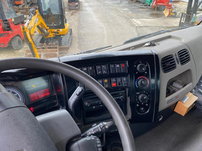 Camion benne, Camion grue RENAULT KERAX 8x4 520 BIBENNE CIF GRUE CORMACH: photos 22