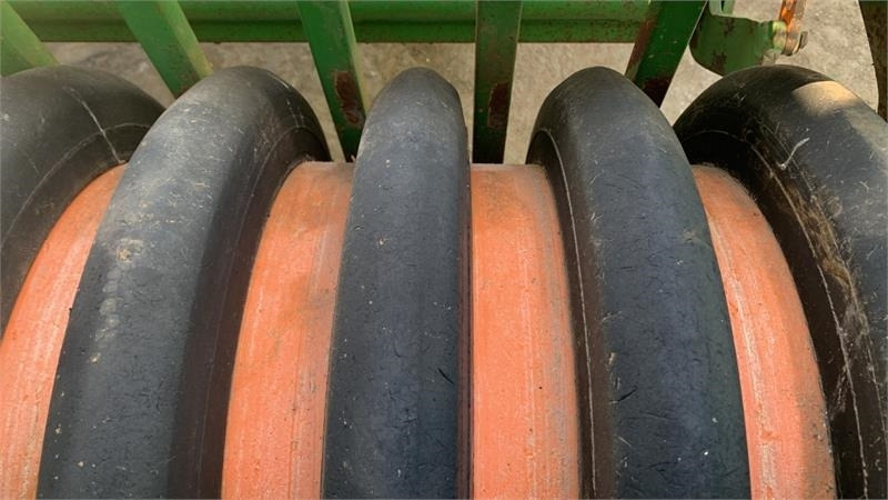 Amazone Amazone 4M AD-P 403 Special Disc Combination **Vid - Combiné de semis: photos 4 Amazone Amazone 4M AD-P 403 Special Disc Combination **Vid - Combiné de semis: photos 4