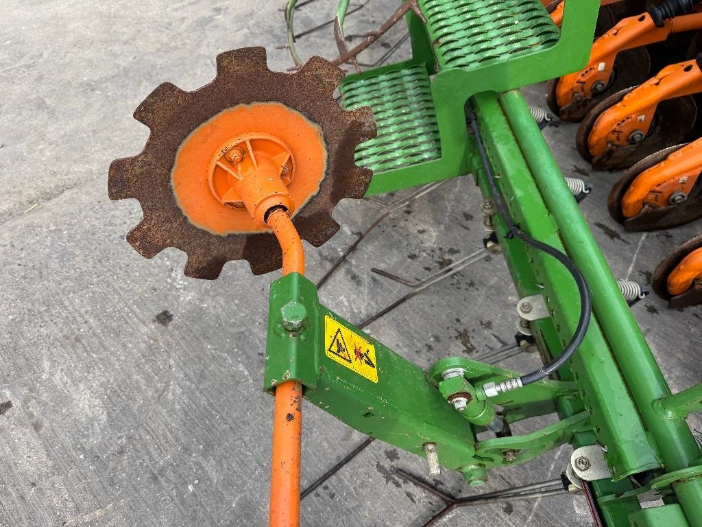 Combiné de semis Amazone KE303-170 c/w AD303 Super Box Drill: photos 13