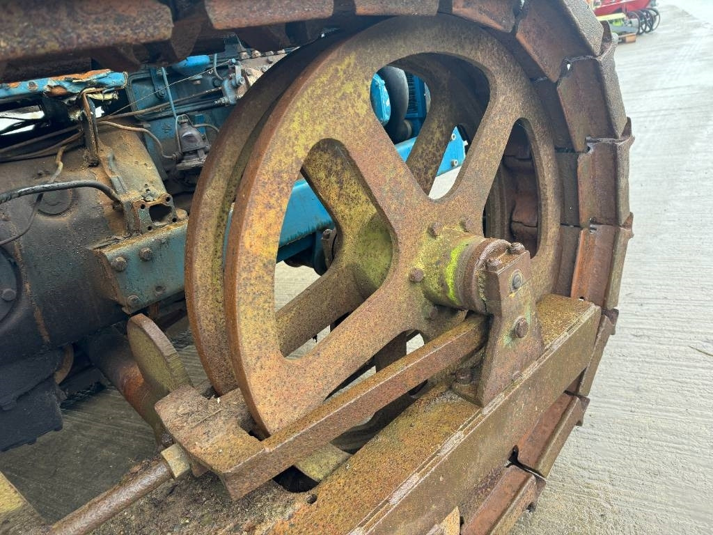 Fordson Major Crawler - Tracteur agricole: photos 5 Fordson Major Crawler - Tracteur agricole: photos 5