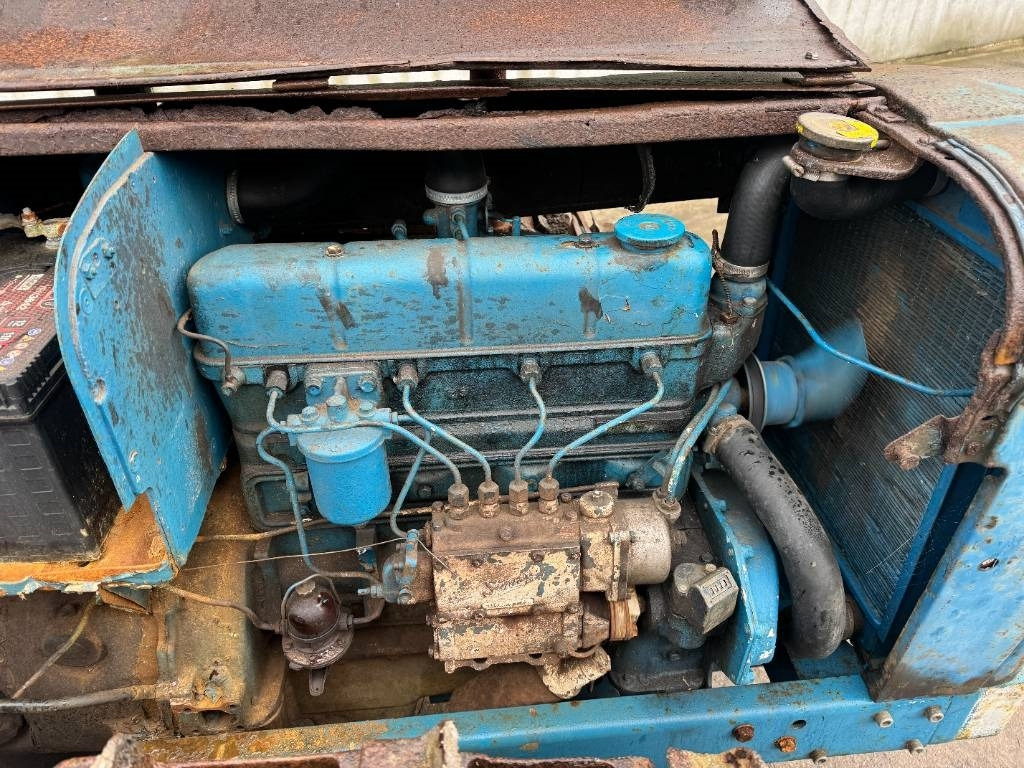 Fordson Major Crawler - Tracteur agricole: photos 4 Fordson Major Crawler - Tracteur agricole: photos 4