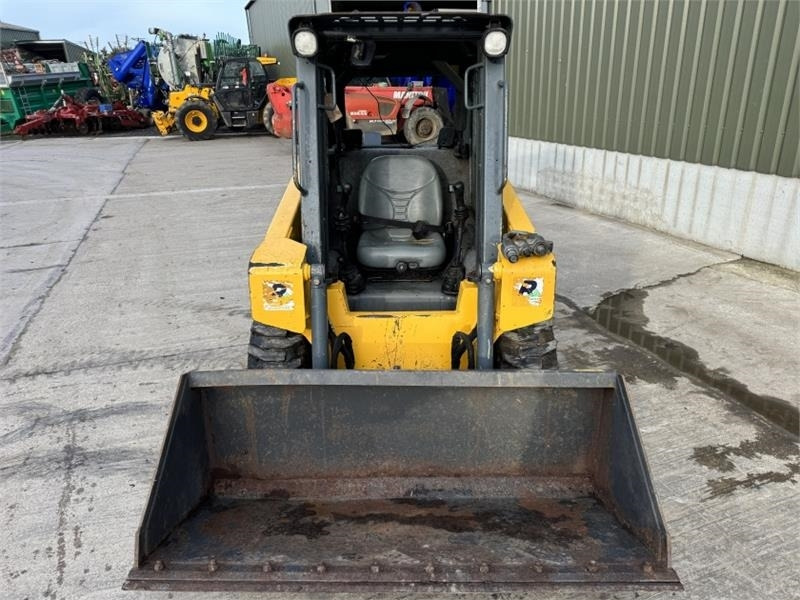 Gehl R135 Skid Steer - Mini chargeuse: photos 5 Gehl R135 Skid Steer - Mini chargeuse: photos 5