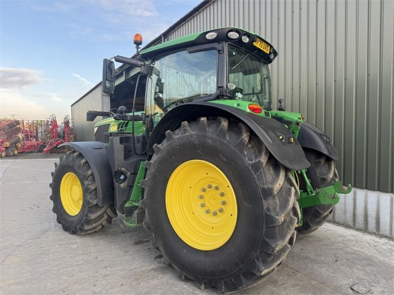 John Deere 6215R Command Pro **Ultimate Edition**Front PTO** - Tracteur agricole: photos 2 John Deere 6215R Command Pro **Ultimate Edition**Front PTO** - Tracteur agricole: photos 2