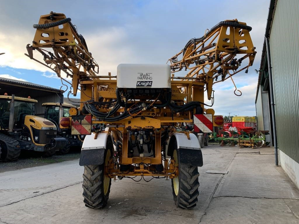 Knight 28 Meter 3800 Litre Trailed Sprayer - Pulvérisateur traîné: photos 3 Knight 28 Meter 3800 Litre Trailed Sprayer - Pulvérisateur traîné: photos 3