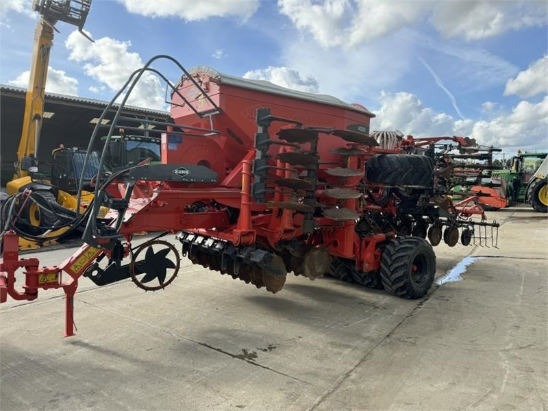 Kuhn Kuhn Speedliner 4000 Seed Drill - Combiné de semis: photos 4 Kuhn Kuhn Speedliner 4000 Seed Drill - Combiné de semis: photos 4