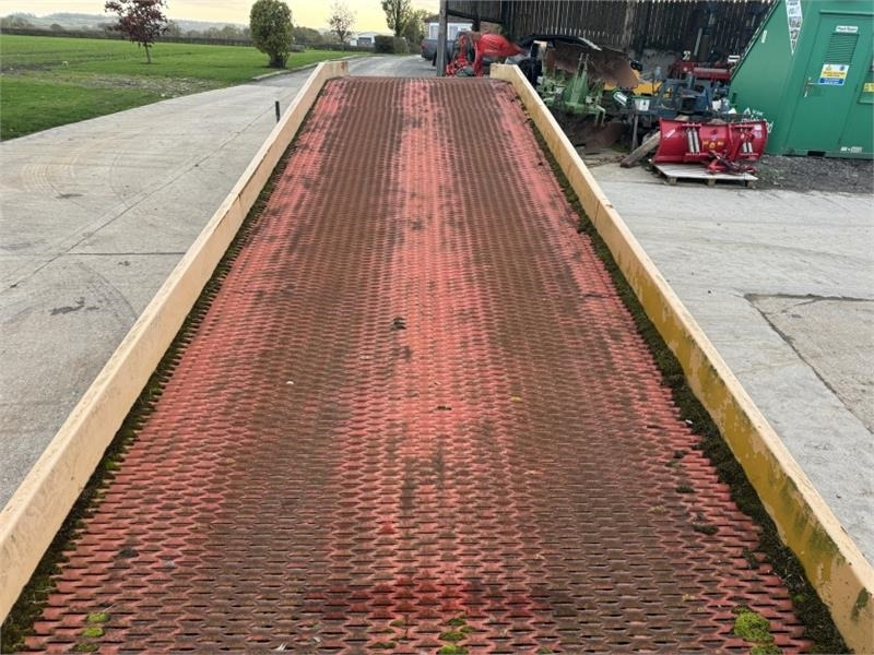 Loading Ramp Loading Ramp - Rampe de chargement: photos 5 Loading Ramp Loading Ramp - Rampe de chargement: photos 5
