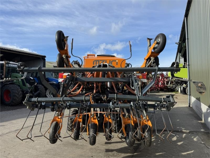 Mzuri Pro Till 4T Seed Drill  - Combiné de semis: photos 4 Mzuri Pro Till 4T Seed Drill  - Combiné de semis: photos 4