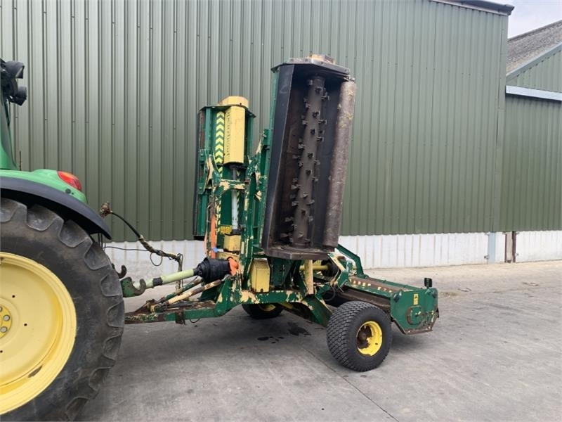 Spearhead Trident 4000 4M Folding Flail Mower - Faucheuse: photos 2 Spearhead Trident 4000 4M Folding Flail Mower - Faucheuse: photos 2