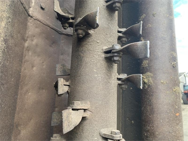 Spearhead Trident 4000 4M Folding Flail Mower - Faucheuse: photos 3 Spearhead Trident 4000 4M Folding Flail Mower - Faucheuse: photos 3