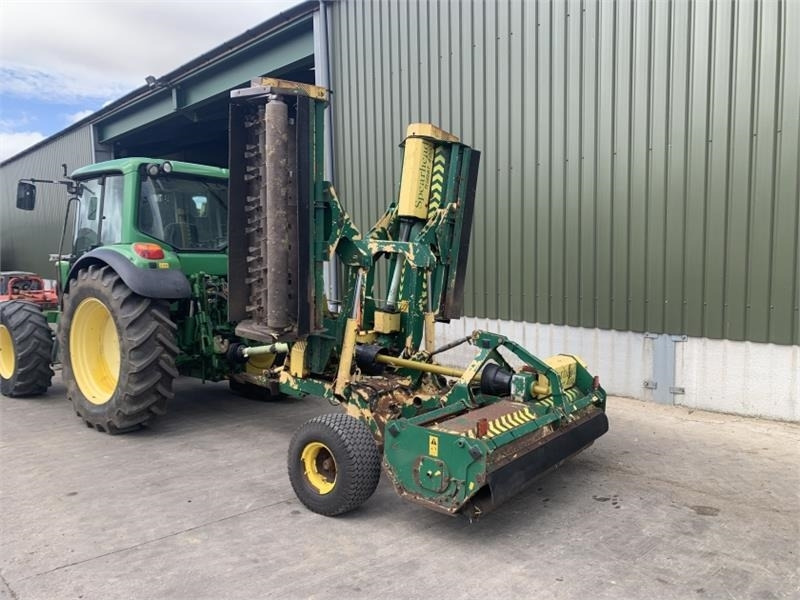 Spearhead Trident 4000 4M Folding Flail Mower - Faucheuse: photos 4 Spearhead Trident 4000 4M Folding Flail Mower - Faucheuse: photos 4