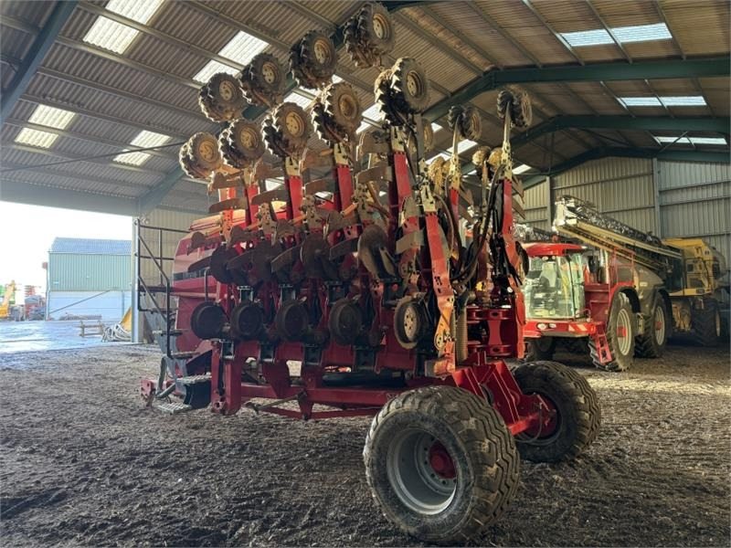 Sumo 6m DTS Deep Tillage Seeder Trailed Direct Drill - Combiné de semis: photos 2 Sumo 6m DTS Deep Tillage Seeder Trailed Direct Drill - Combiné de semis: photos 2