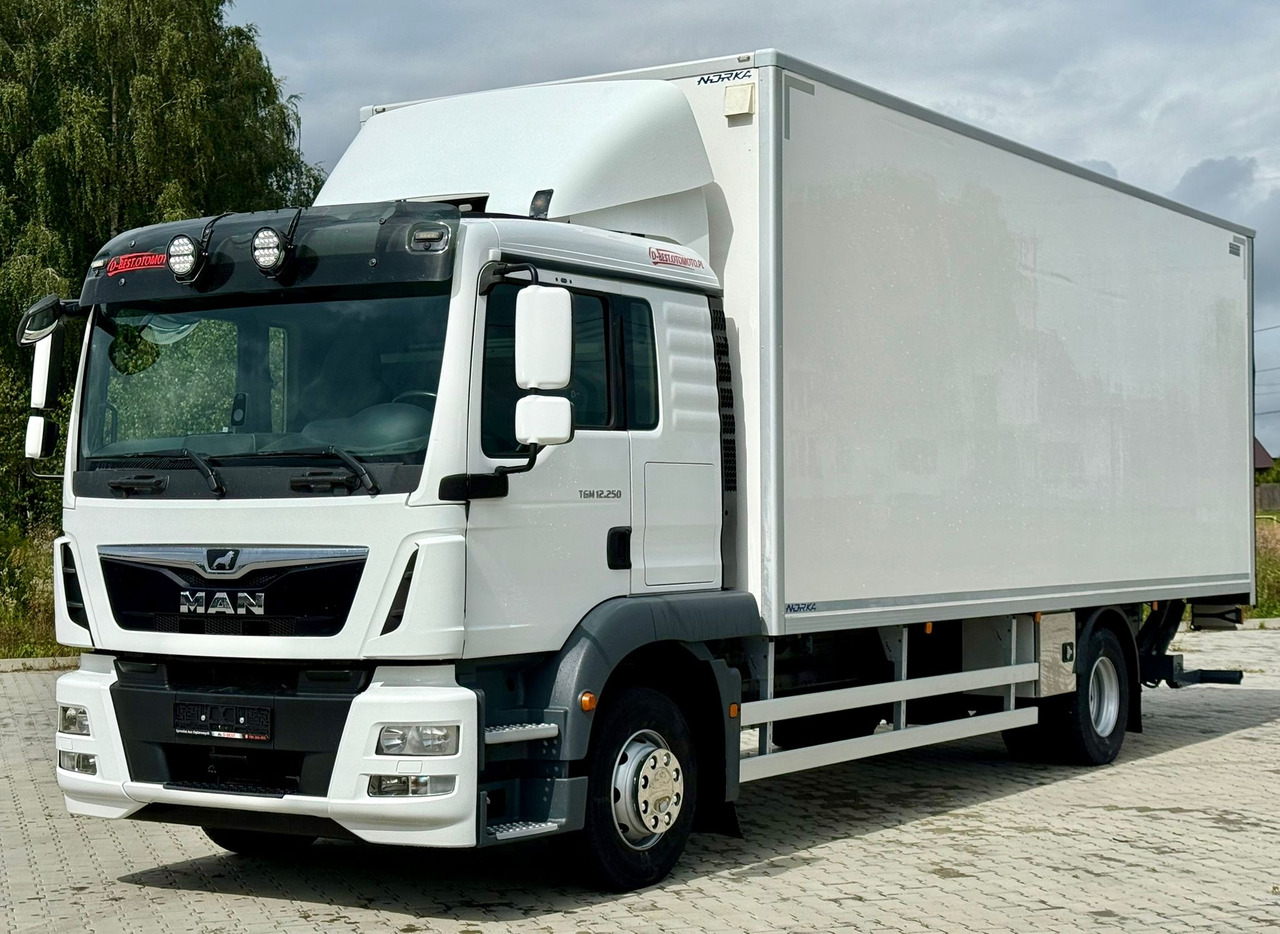 MAN TGM 12.250 / TGL / IZOTERMA / WINDA / 18 EUROPALET / SYPIALKA / 2018 - Camion isothermique: photos 2 MAN TGM 12.250 / TGL / IZOTERMA / WINDA / 18 EUROPALET / SYPIALKA / 2018 - Camion isothermique: photos 2