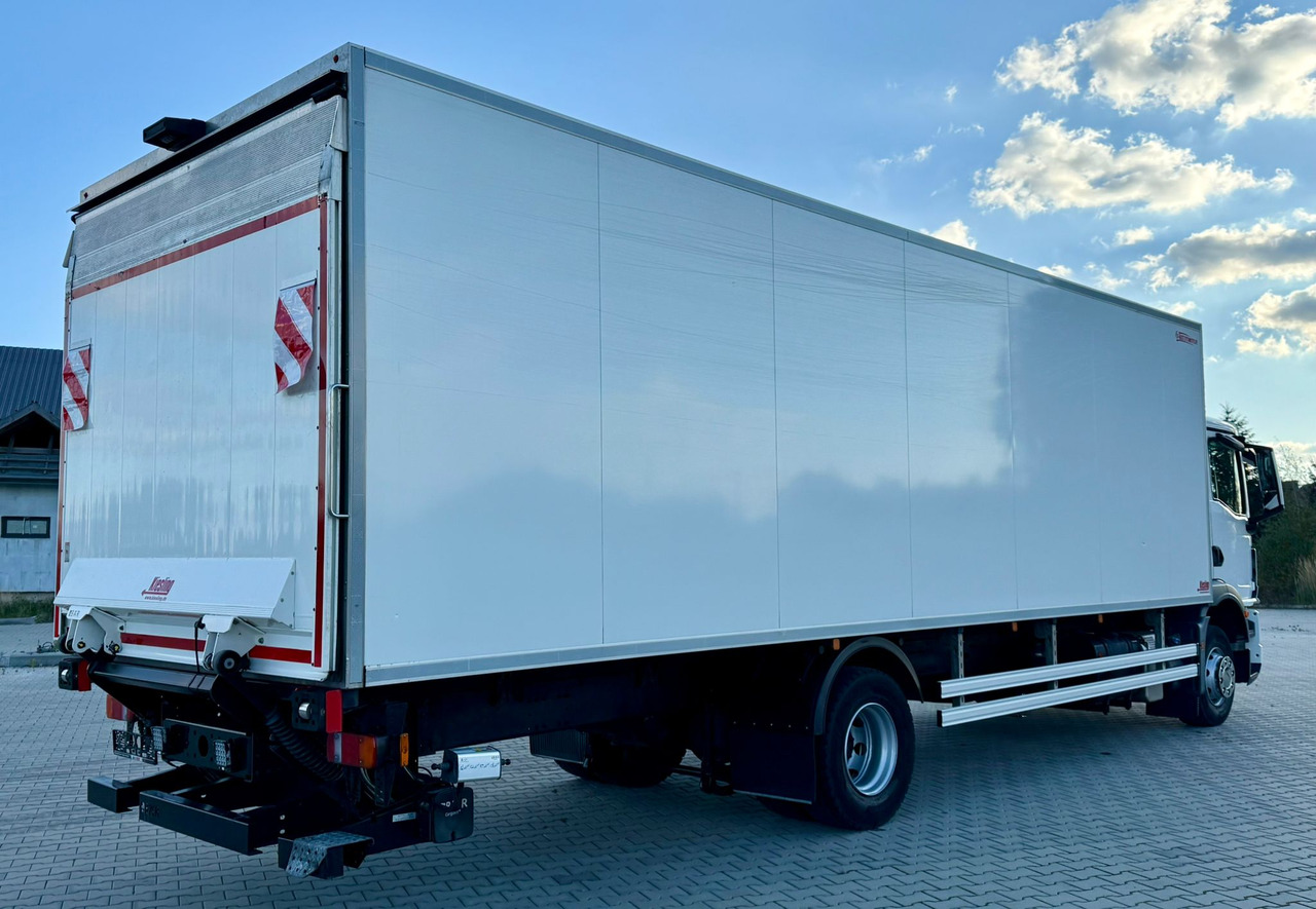 MAN TGM 15.290 / CHŁODNIA / WINDA / 8.3 M DŁUGOŚCI / 20 EUROPALET / THERMO KING / +30/-30 / AUTOMAT / 2021 ROK / SERWISOWANY - Camion frigorifique: photos 3 MAN TGM 15.290 / CHŁODNIA / WINDA / 8.3 M DŁUGOŚCI / 20 EUROPALET / THERMO KING / +30/-30 / AUTOMAT / 2021 ROK / SERWISOWANY - Camion frigorifique: photos 3