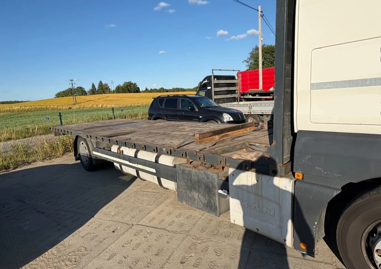 MAN TGX 18.400 / PLATFORMA / 630 TYŚ KM / 2015 ROK / SYPIALKA - Camion plateau: photos 4 MAN TGX 18.400 / PLATFORMA / 630 TYŚ KM / 2015 ROK / SYPIALKA - Camion plateau: photos 4
