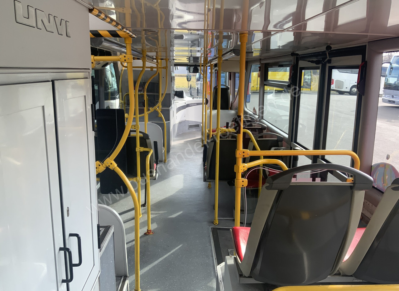 Bus à impériale Volvo Unvi: photos 13