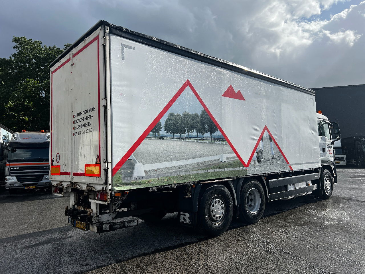 MAN TGS 26.400 6x2, Euro 5 - Camion à rideaux coulissants: photos 3 MAN TGS 26.400 6x2, Euro 5 - Camion à rideaux coulissants: photos 3