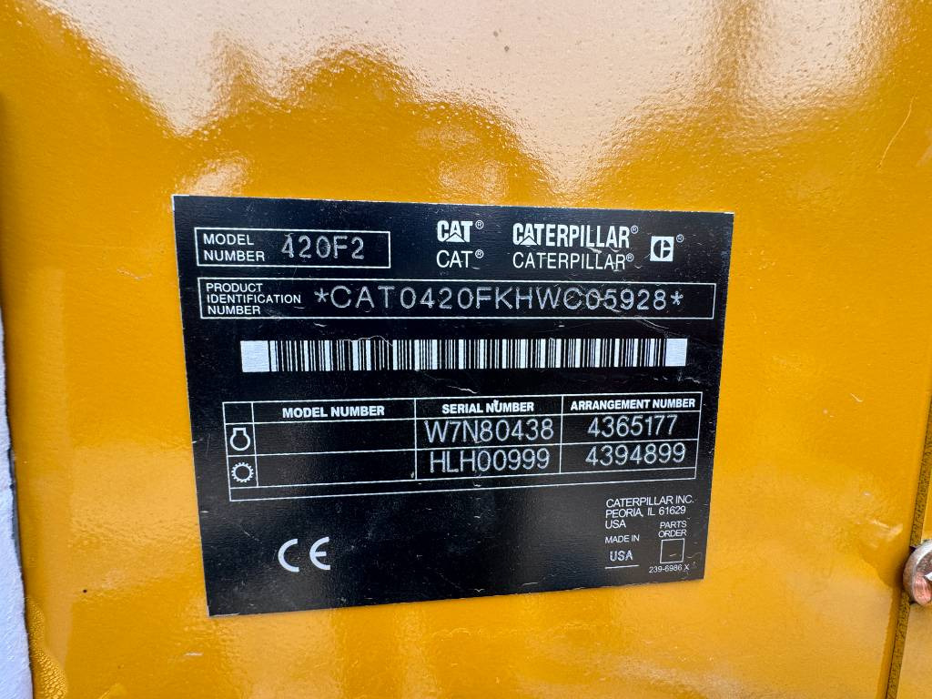 CAT 100% new CAT 420 F - Tractopelle: photos 2 CAT 100% new CAT 420 F - Tractopelle: photos 2