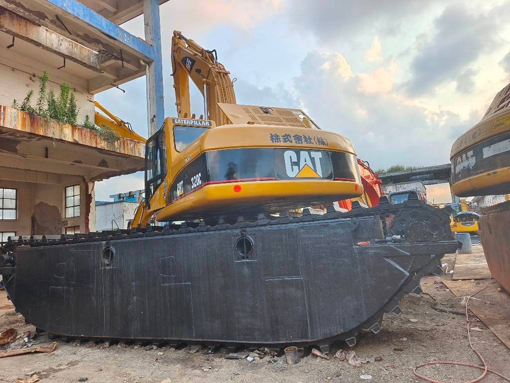 CAT 320 C - Excavatrice amphibie: photos 5 CAT 320 C - Excavatrice amphibie: photos 5