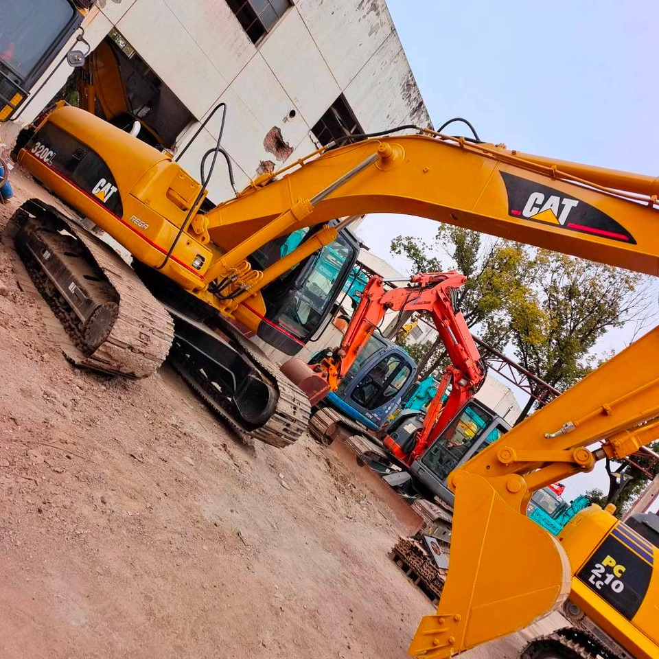 CAT 320 C L - Pelle sur chenille: photos 5 CAT 320 C L - Pelle sur chenille: photos 5